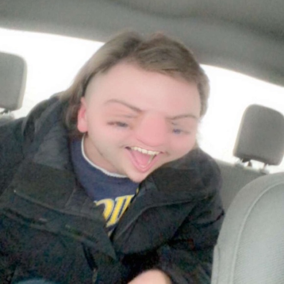 Meet your Posher, Dakota - Picture 1 of 1